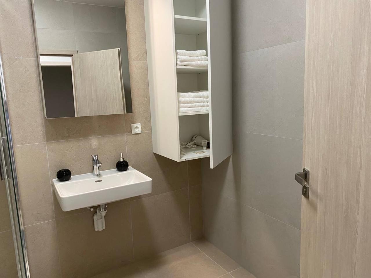 Perla Hradce Appartement Hradec Králové Buitenkant foto